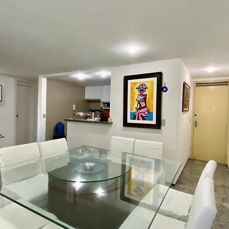 Vista Mar, 2 Suítes, Wc Social,2 Vagas